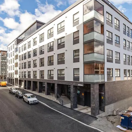 Apartamento Alvari, Ilmainen Pysaekoeinti Laempimaessae Autohallissa, Free Parking In Warm Garage Kuopio