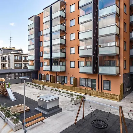 アパート Alvari, Ilmainen Pysaekoeinti Laempimaessae Autohallissa, Free Parking In Warm Garage