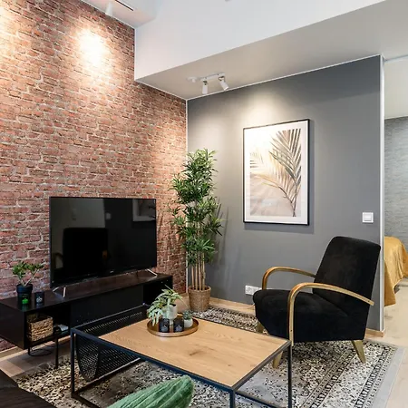 Alvari, Jaeaehdytys, Ilmainen Pysaekoeinti Autohallissa Apartment Kuopio