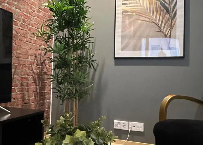 Διαμέρισμα Alvari, Ilmainen Pysaekoeinti Laempimaessae Autohallissa, Free Parking In Warm Garage